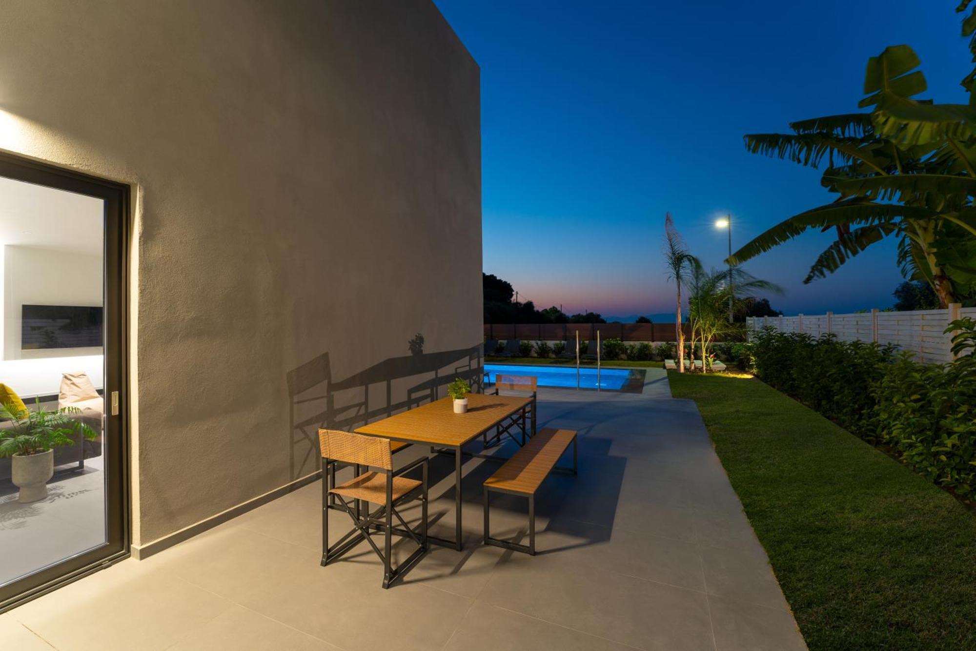 Momentum Villas เอียลิซอส ภายนอก รูปภาพ