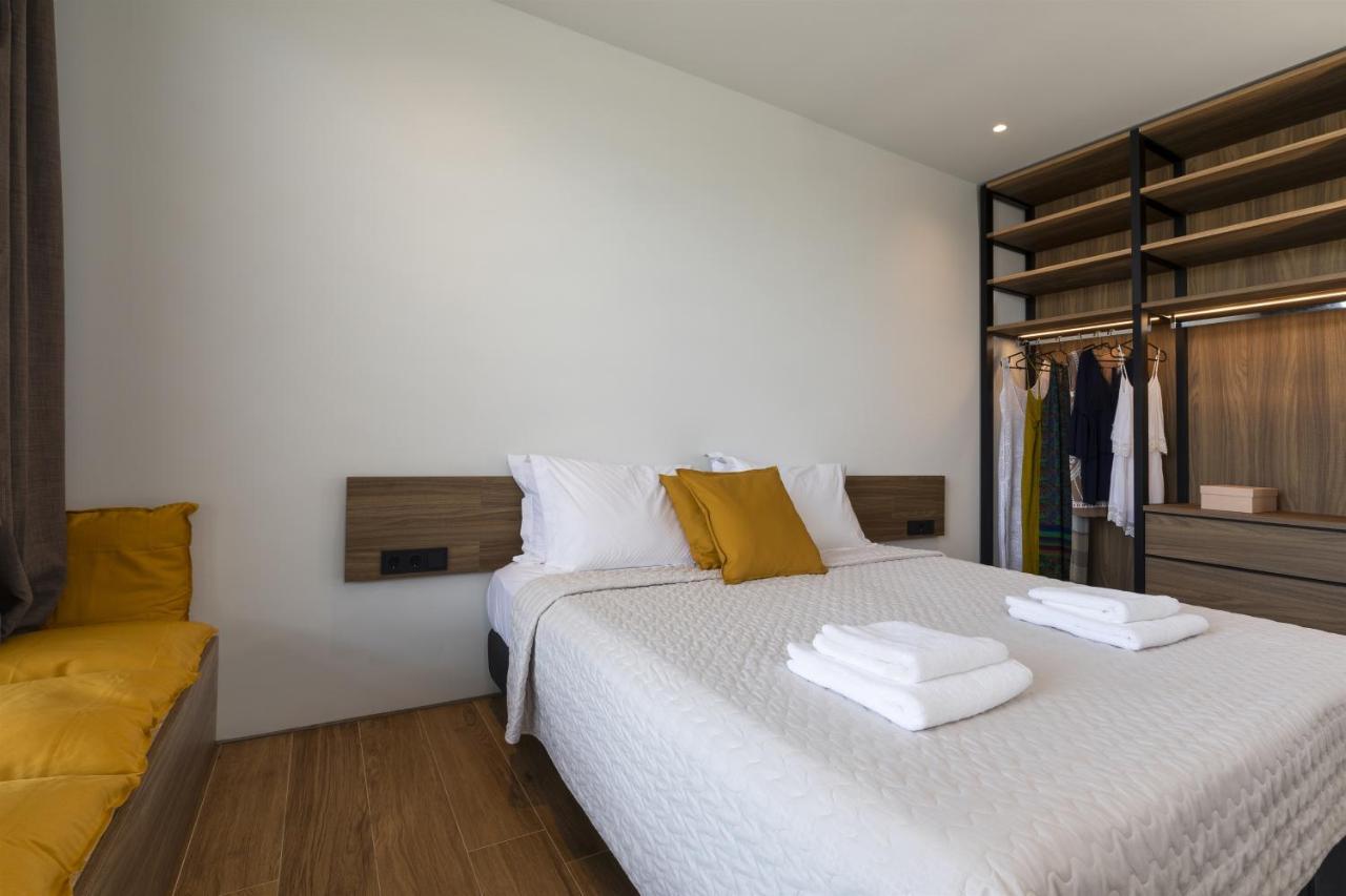 Momentum Villas เอียลิซอส ภายนอก รูปภาพ